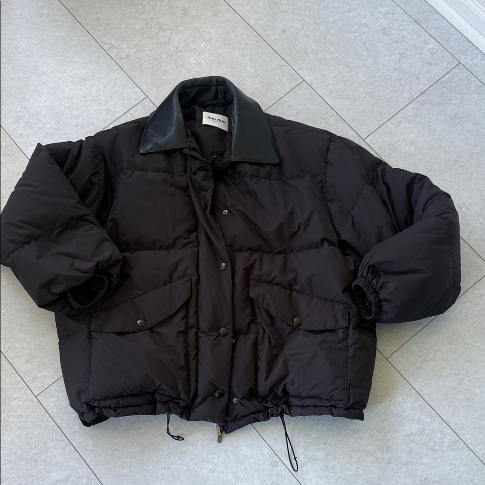Puffer Jacket with Leather Collar- L